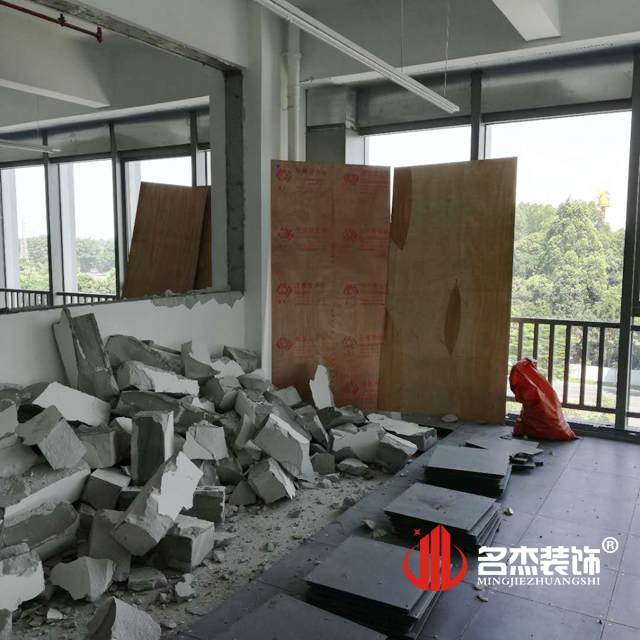 辦公室蜜桃成人在线免费视频.jpg