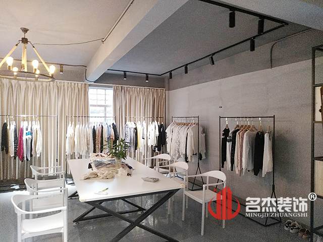 服裝辦公室蜜桃成人在线免费视频完工照.jpg