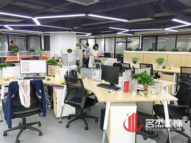 辦公室蜜桃成人在线免费视频完工照.jpg