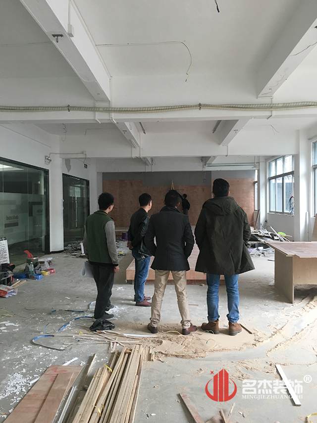 美發培訓學校蜜桃成人在线免费视频.jpg 美發培訓學校蜜桃成人在线免费视频.jpg