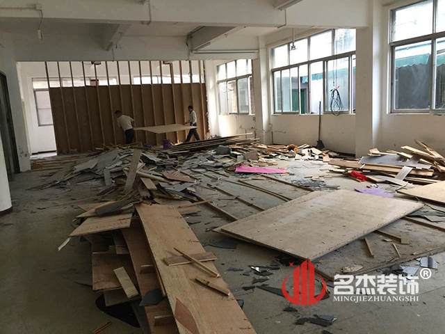 美容美發學校蜜桃成人在线免费视频開工照.jpg 美容美發學校蜜桃成人在线免费视频開工照.jpg