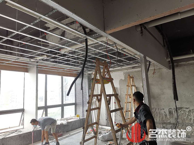 辦公室蜜桃成人在线免费视频