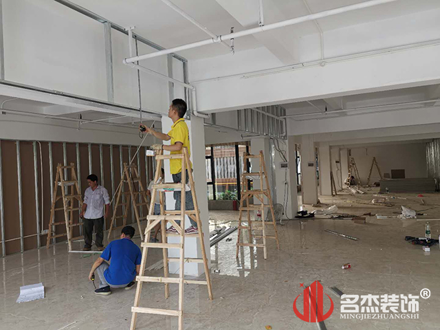 辦公室蜜桃成人在线免费视频