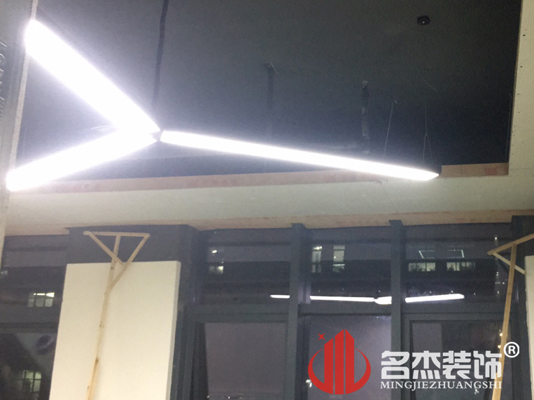 辦公室蜜桃成人在线免费视频
