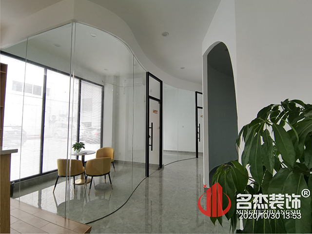 辦公室蜜桃成人在线免费视频