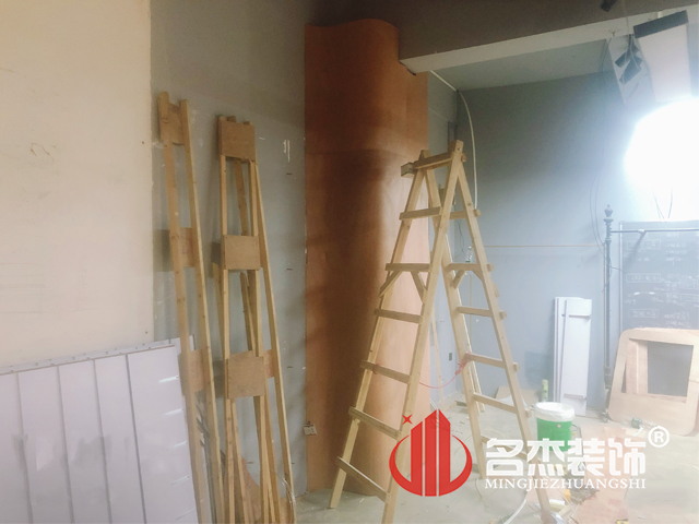 辦公室蜜桃成人在线免费视频