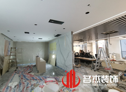 巡工地日記，南訊股份辦公室蜜桃成人在线免费视频項目緊張進行中