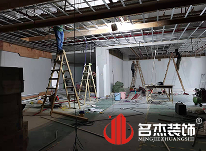 巡工地日記，斯柏美科技辦公室蜜桃成人在线免费视频項目緊張進行中